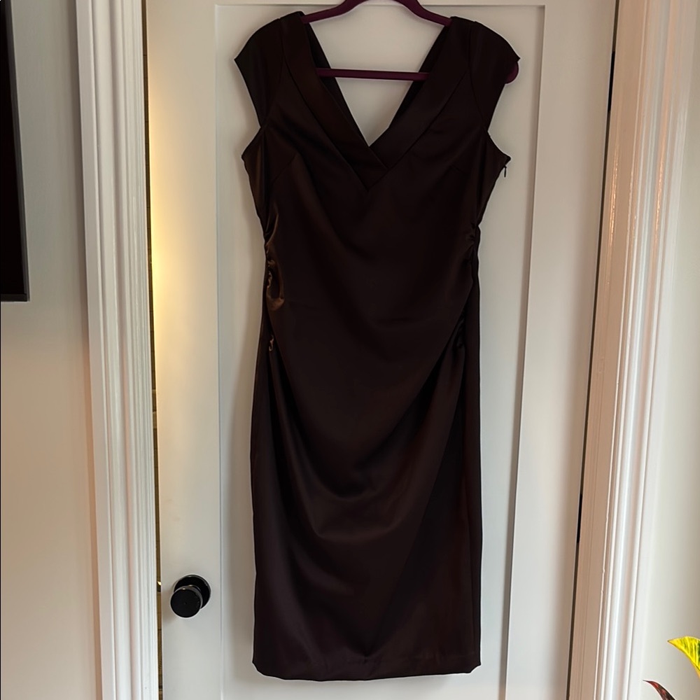 Maggy London Brown Ruched Sheath Midi Dress